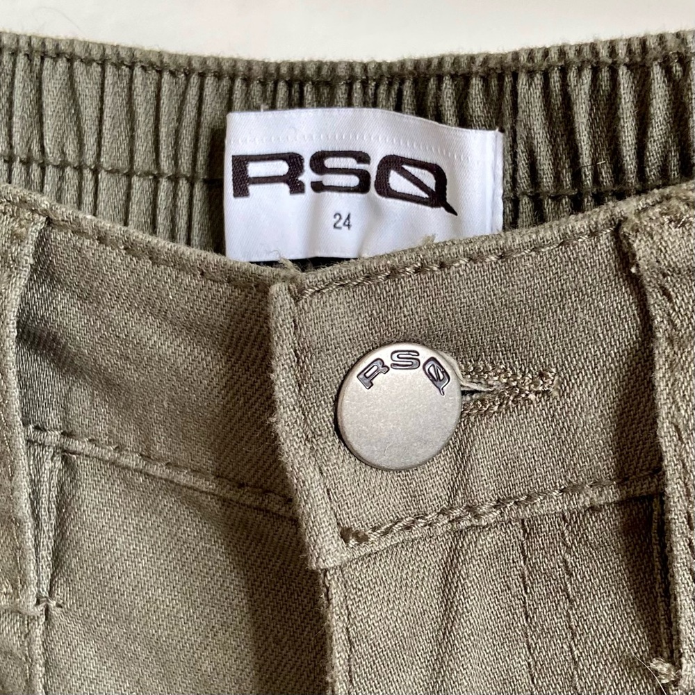 RSQ Women’s Wide Leg Olive Grunge Cargo Pants, Petite Hem - Picture 3 of 5